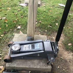 3 Ton Pittsburgh jack 