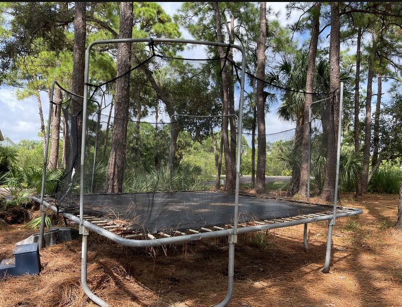 15 Ft Rectangular Trampoline With Safety Net