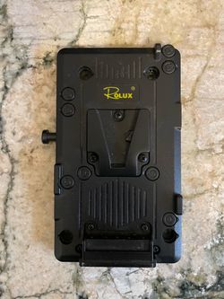 Rolux Plate Power Supply Battery for Camcorder Monitor LED Light V-mount R6H3