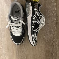 Brand-avia  color grey silver  size 8