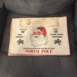  New Lillian August French Farmhouse Holiday Christmas Collection Santa Claus Set Of 4 Fabric Table Placemats