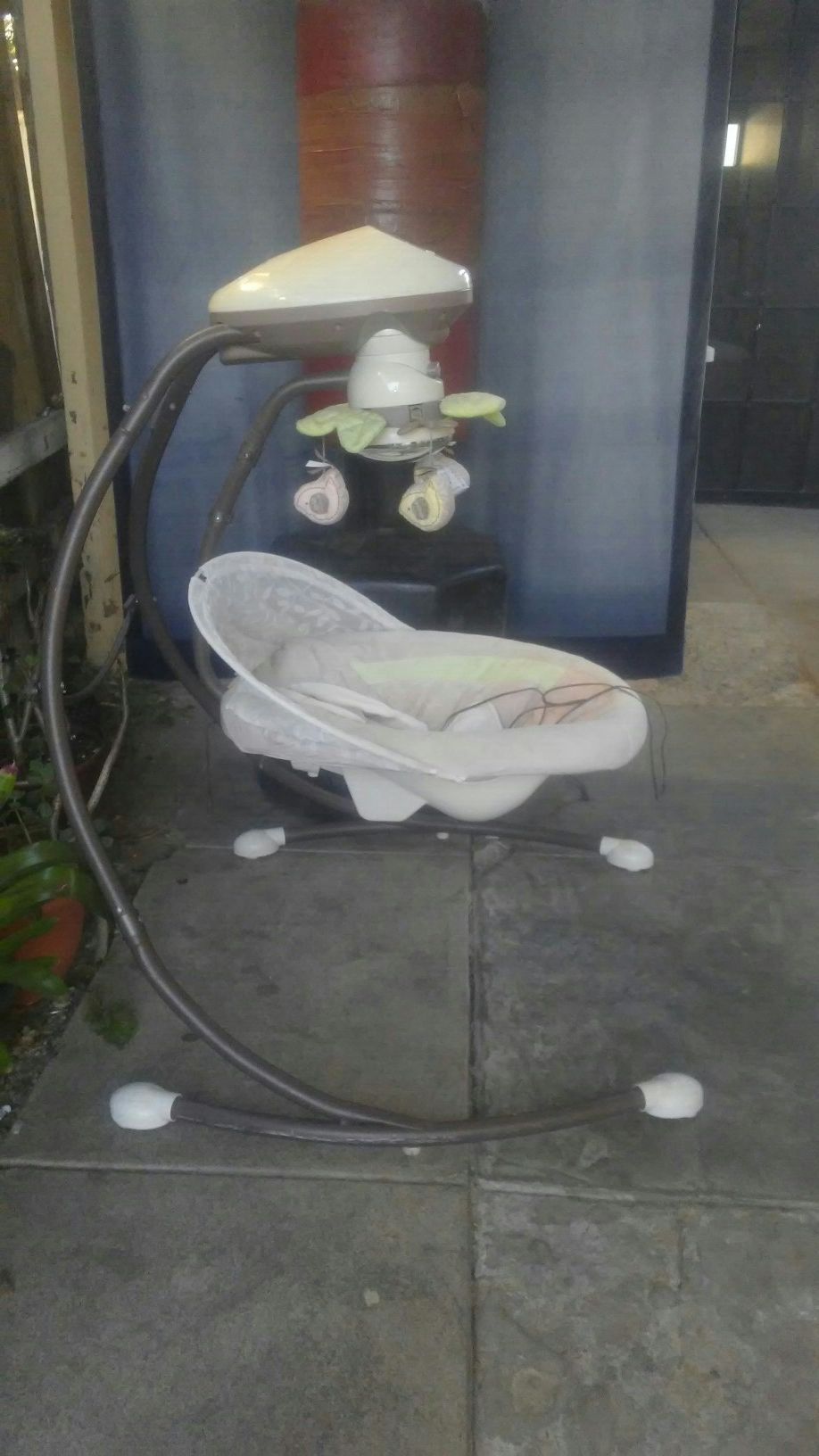 Baby Swing w/charger $40