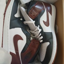 Jordan 1 Brrand New Size 13 $100