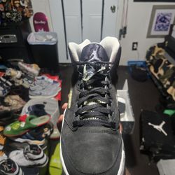 Nike Air Jordan 5 Retro
Oreo (2013) Men's Size 8.5 Or Women's Size 10 Excellent Condition With Og Box 