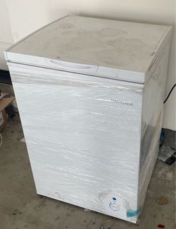 Insignia™ - 3.5 Cu. Ft. Garage-Ready Chest Freezer - White