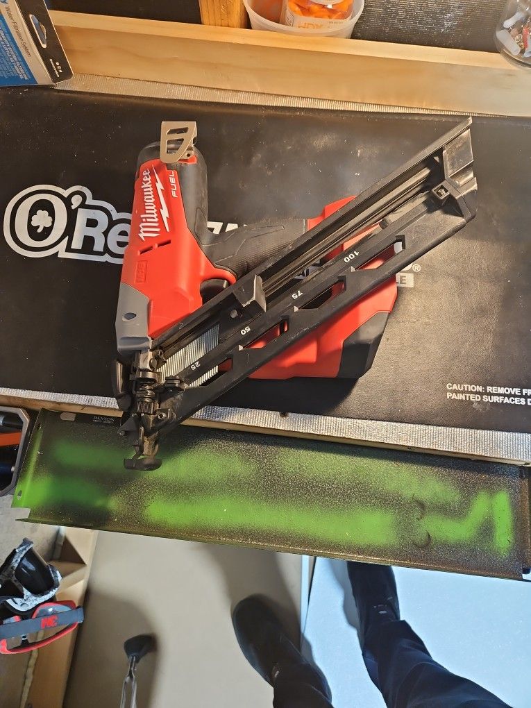 Milwaukee Finish Nailer