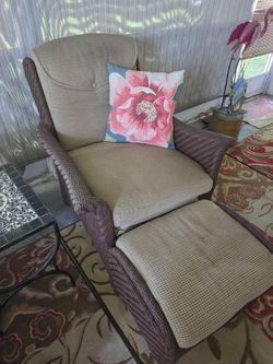 Wicker Patio Chairs with Ottomans