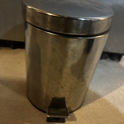 Mini Trash Can 