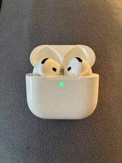 Apple AirPods 4 with Charging Case