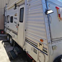 2002 Wander Toy Hauler 