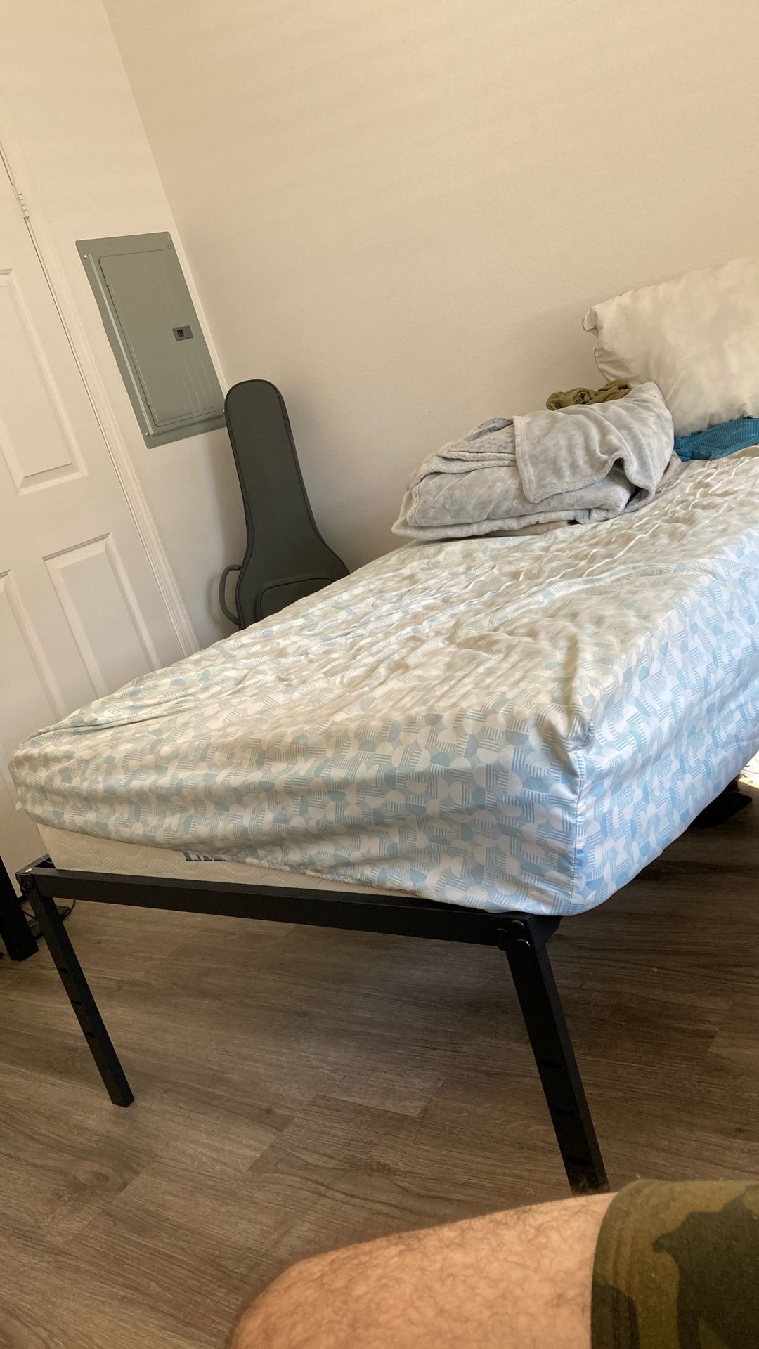 Twin Bed With Mattress