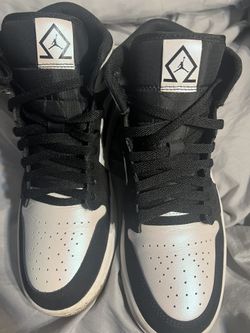 Jordan 1 Mid Diamond 9.5