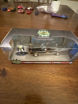 OBO Let’s Get This Sold!!!🦇 Batman Classic TV Series Batmobile (1966) w/ Figure – Jada 1:24 