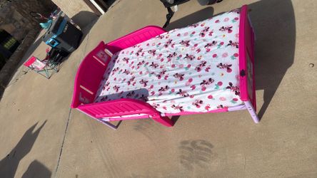 Toddler bed