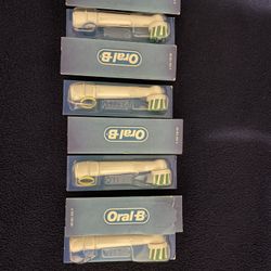 8 Oral B Cross Action Heads