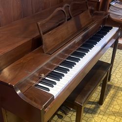 Baldwin piano W/ Seat
