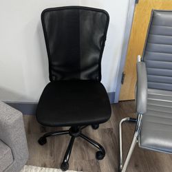 3 Free Chairs 