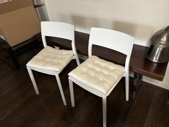Adde Modern Molded Plastic Dinning Chairs