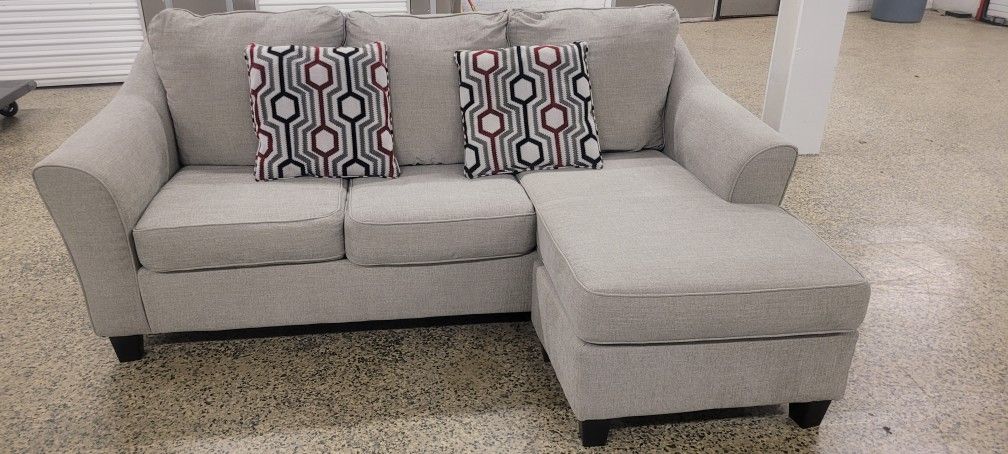 Beautiful Sectional (I CAN DELIVER)