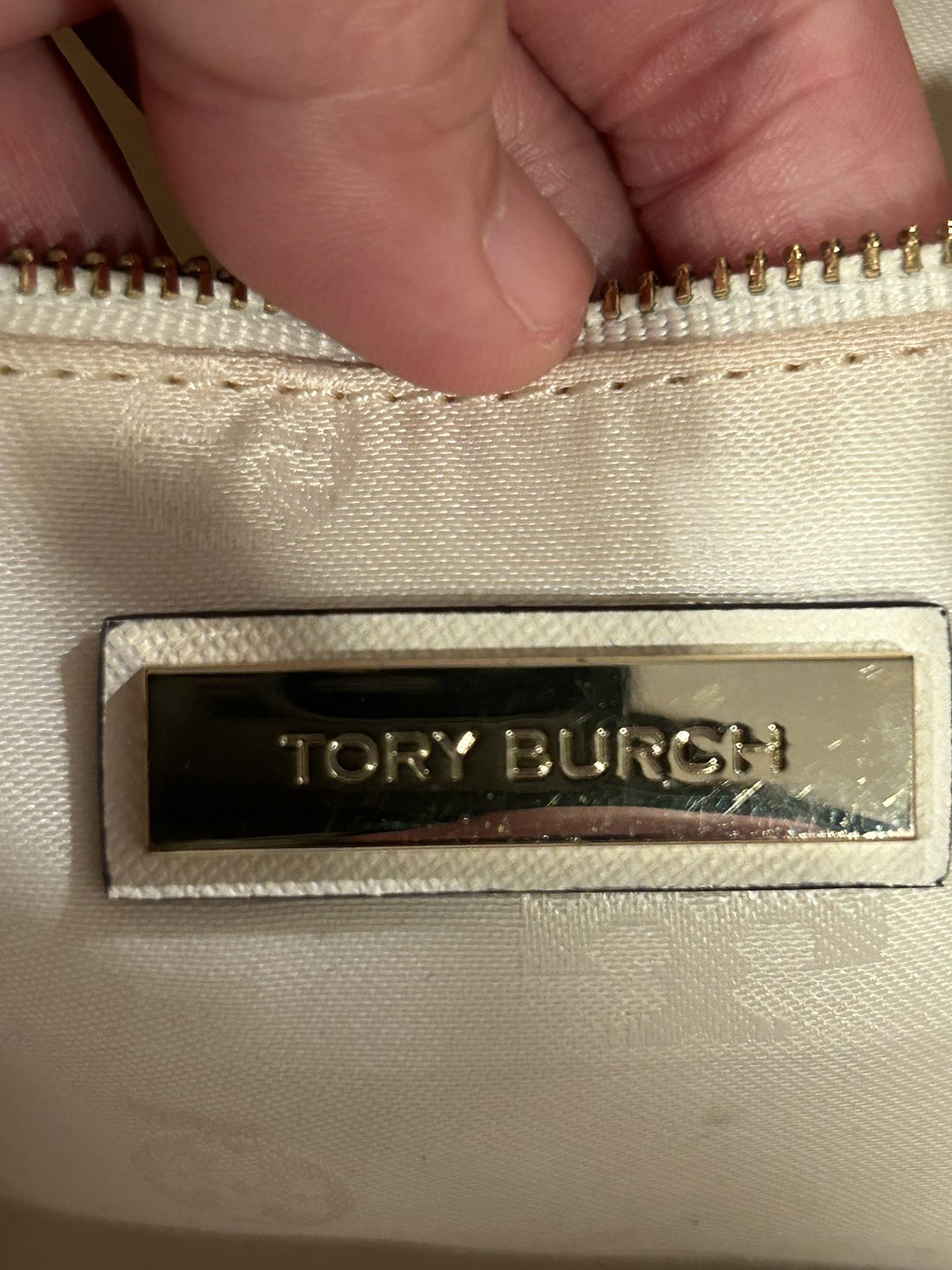Tory Burch Thea Handbag W Original Dust Cover bag for Sale in Norwalk, CA -  OfferUp