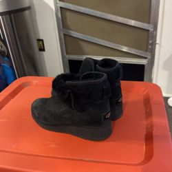 Size 9 Mint Condition Uggs