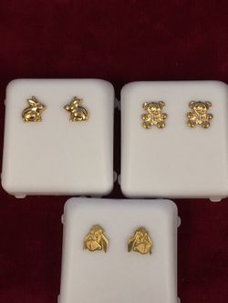 Gold earrings