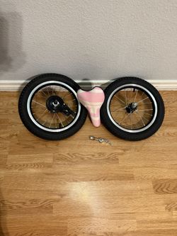 Bicycle Wheels And Seat .