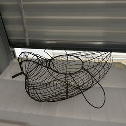 9 inch Vintage Wire Chicken Shaped Egg Basket