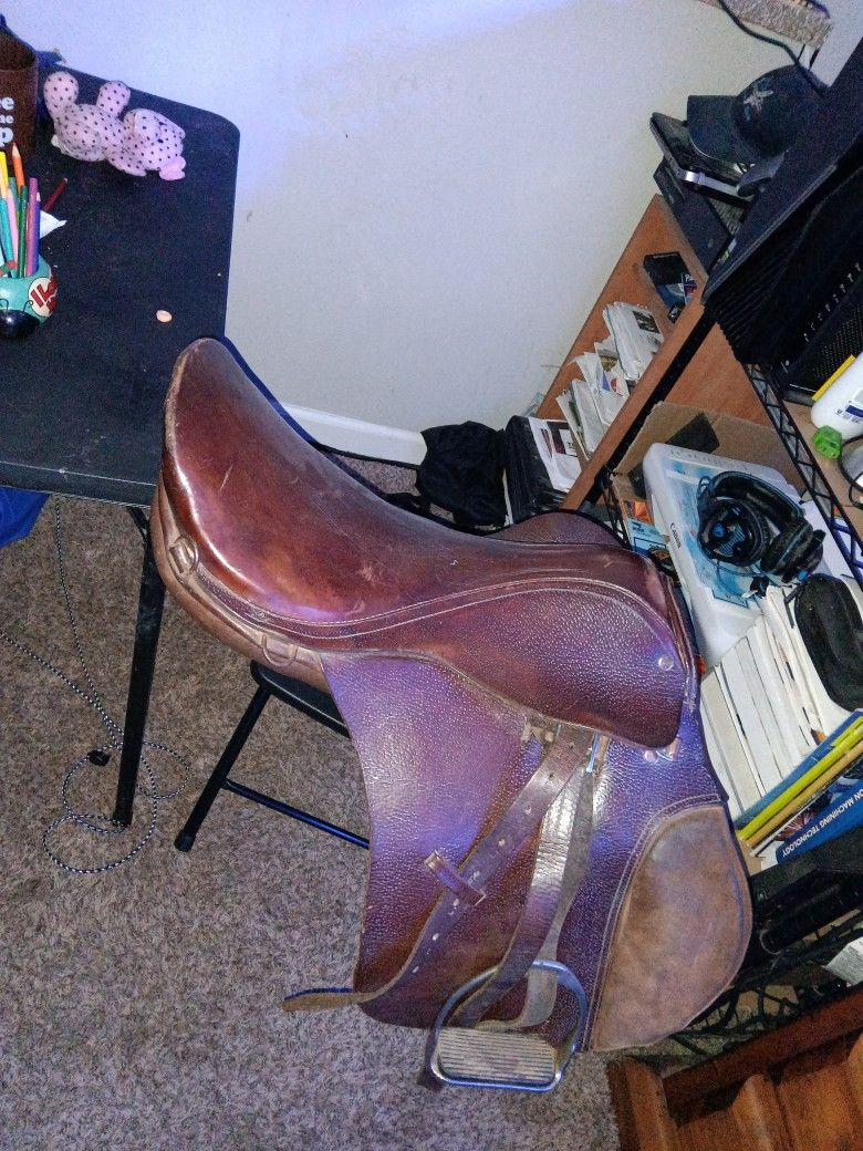 English Saddle