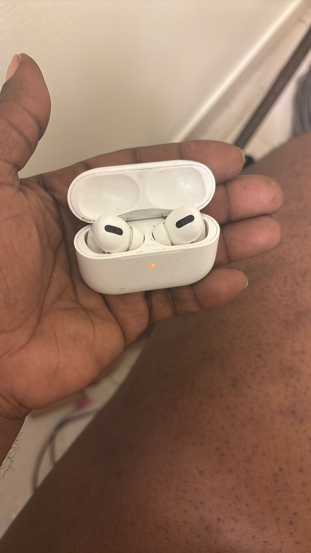 MUST GO TODAY AIRPODS (USED)