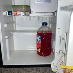 Hamilton Beach Mini Fridge
