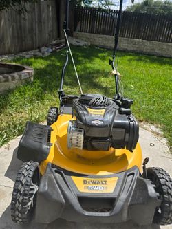 Lawnmower DeWALT 150 cc Self Propelled