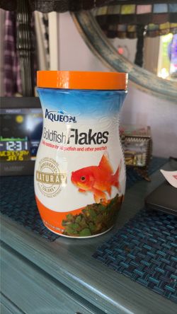 goldfish food, large 7 1/2 ounces