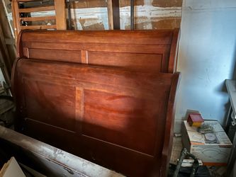 Solid Wood Sleigh Bed – Priced to Sell