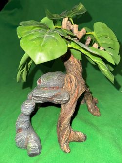 Tree fish tank
