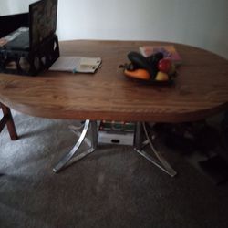 kitchen/ dinning room table 