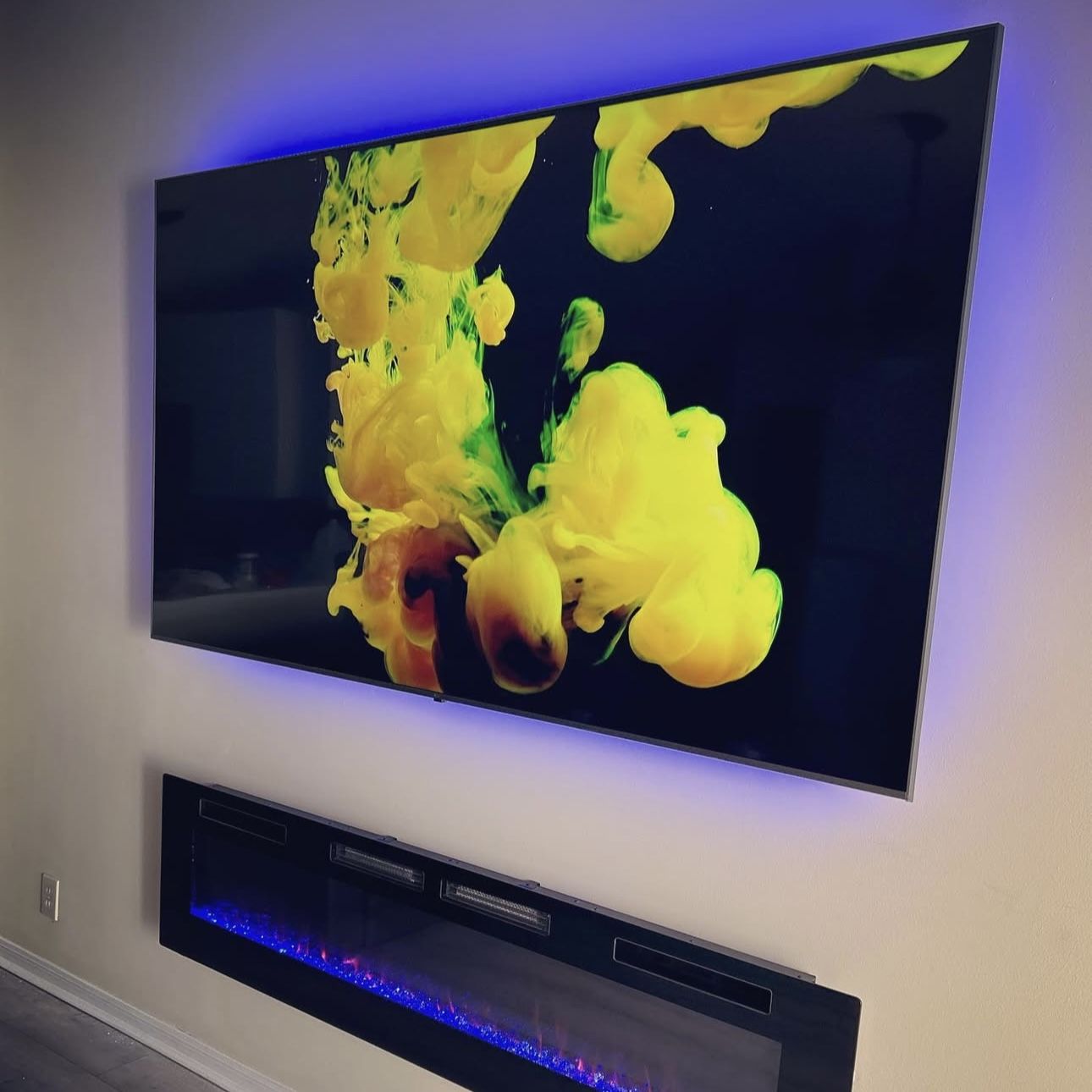TV MOUNT