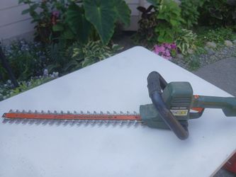 Electric Hedge trimmer black and decker