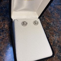 14K White Gold Diamond Earrings 