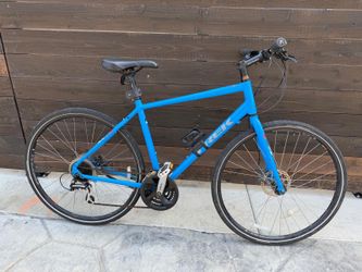 Trek road bike aluminum like new 20” frame 24 speed brake disc asking $380