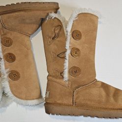 UGG Australia Bailey Button Triplet II Women's Suede Boots Size 7 Chestnut