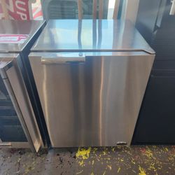 Doorbuster Deal DCS By Fisher Paykel 24 Inch Out Door Refrigerator 