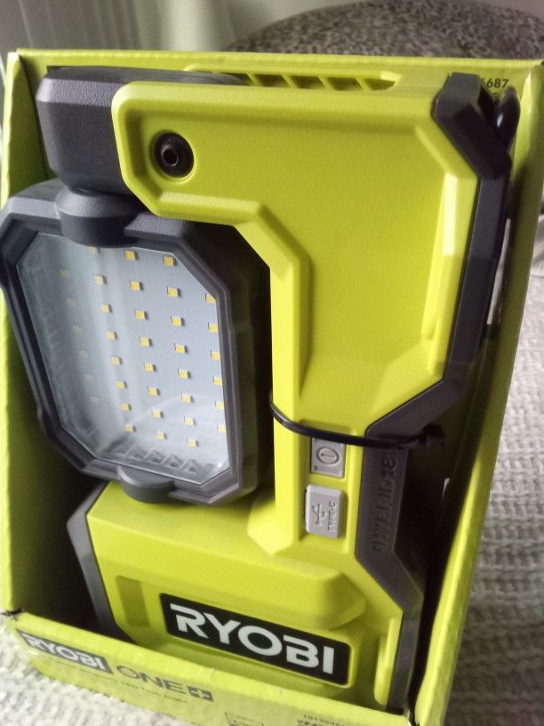 RYOBI 18V HYBRID MAGNETIC LED