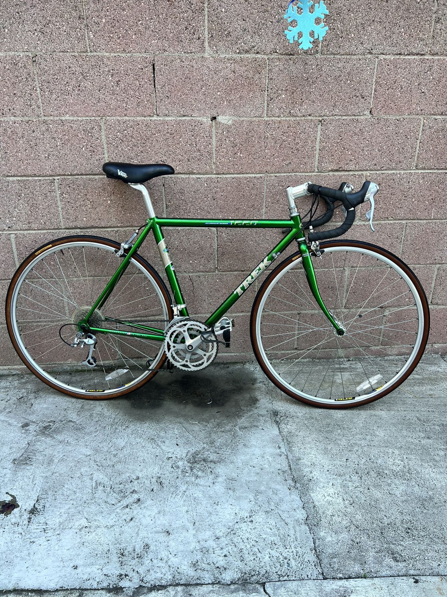 Trek 1220 Aluminum series Road Bike *(55CM)*