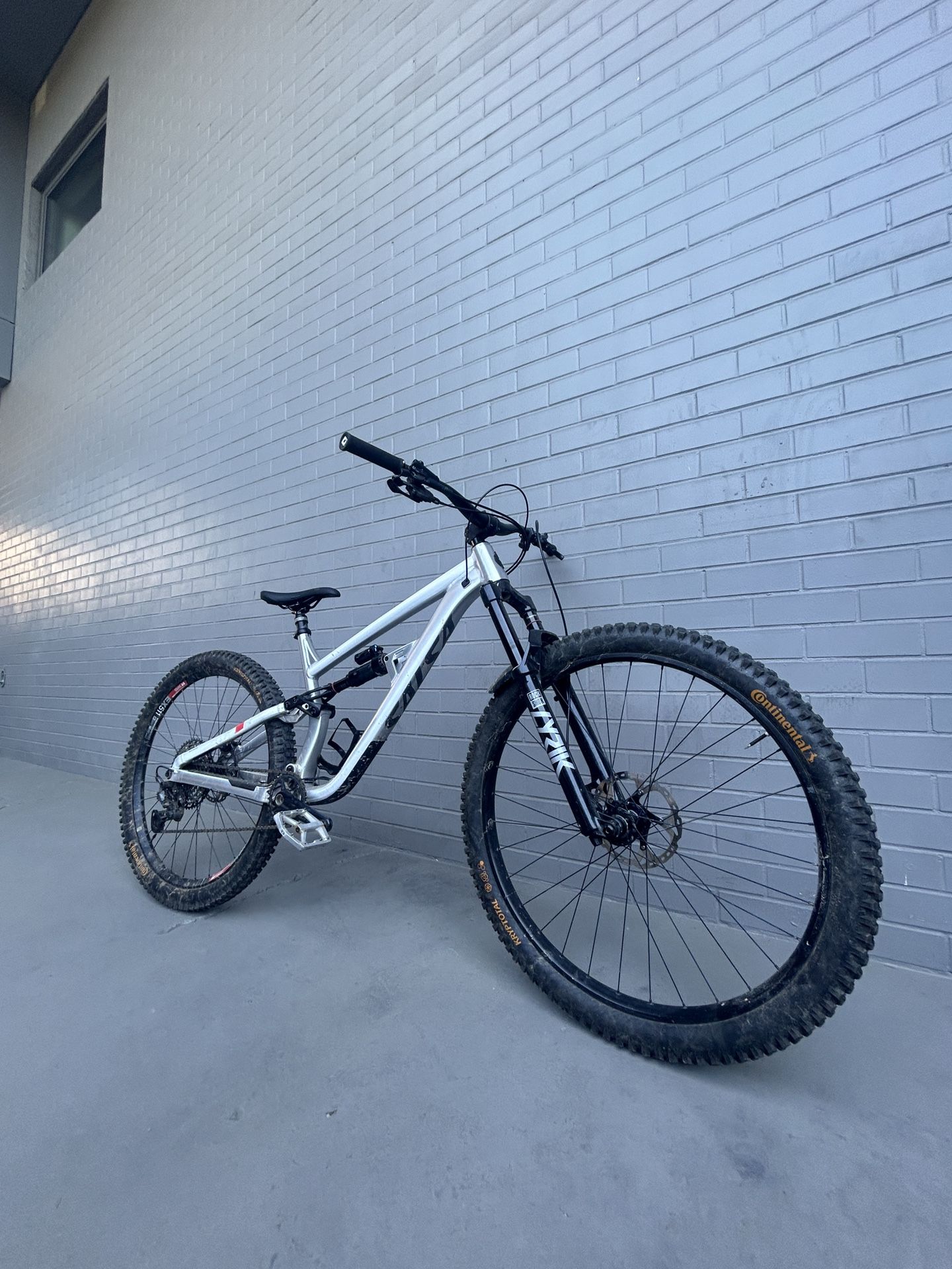 2024 Salsa Blackthorn Full Suspension Trail Bike