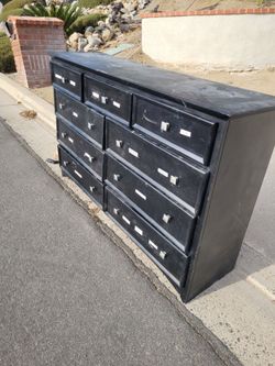 BIG DRESSER