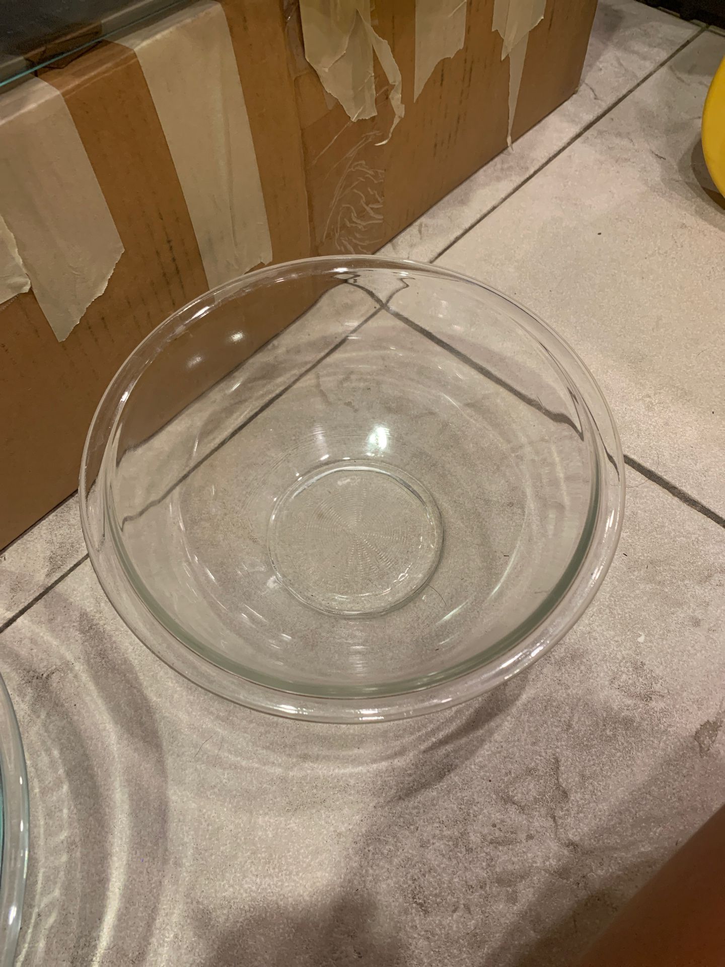 Pyrex Glass Bowl 2.5 qt