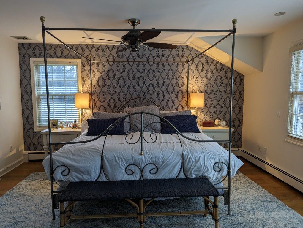 King size canopy bed