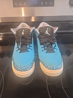 Jordan's blue size 7