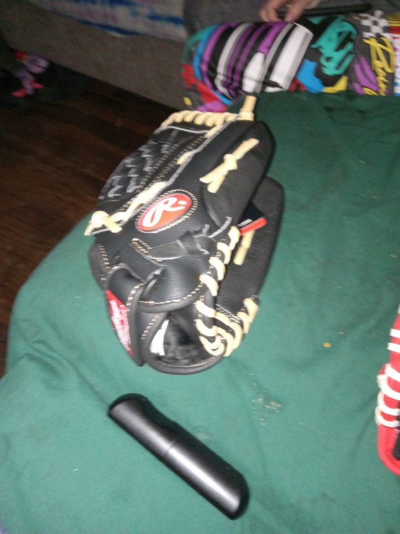 Rawlings Baseball Glove